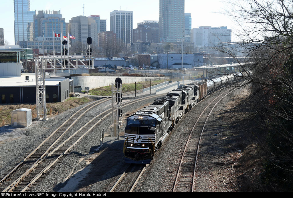 NS 1848 leads train 65W past the signal at Boylan